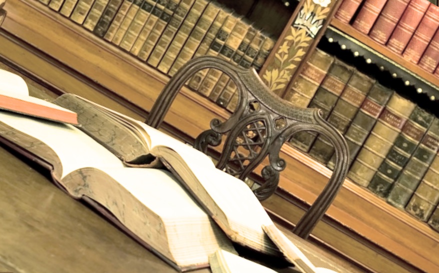 desk-with-books